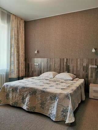 Гостиница Визит Ковров Улучшенный двухместный номер с 1 кроватью или 2 отдельными кроватями-3
