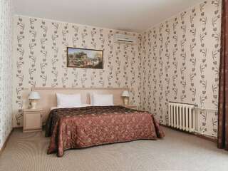 Гостиница Визит Ковров Cемейный номер с собственной ванной комнатой-1