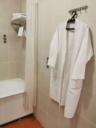 Гостиница Визит Ковров Cемейный номер с собственной ванной комнатой-6